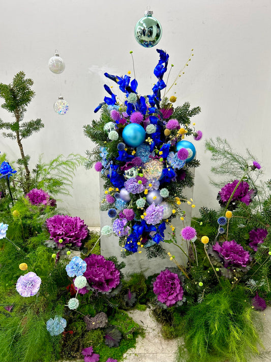 Floral Class with Lalune Flower II (Landscape installation)