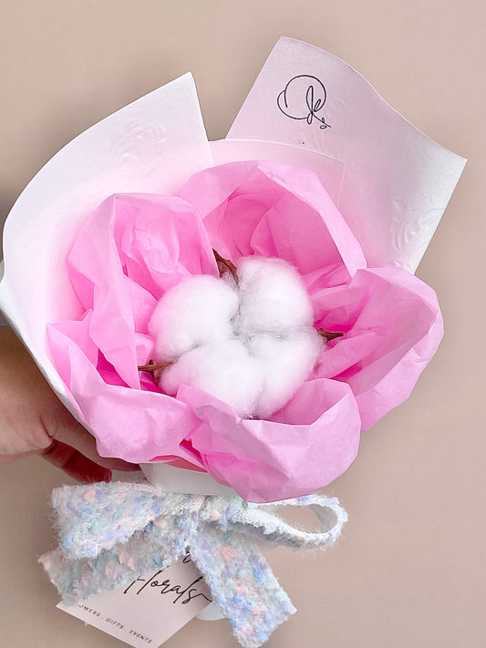 Gachi - Cotton bouquet and candle bundle